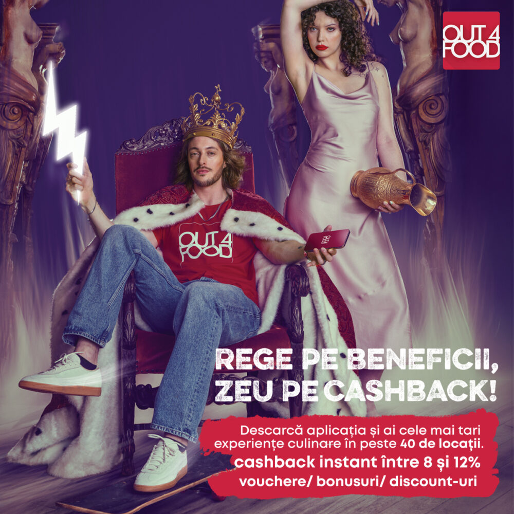 Promo image: man wearing a crown sits on a throne with a cape, holding a phone, beside a woman in a pink dress; advertises cashback/discount offer in Romanian text.